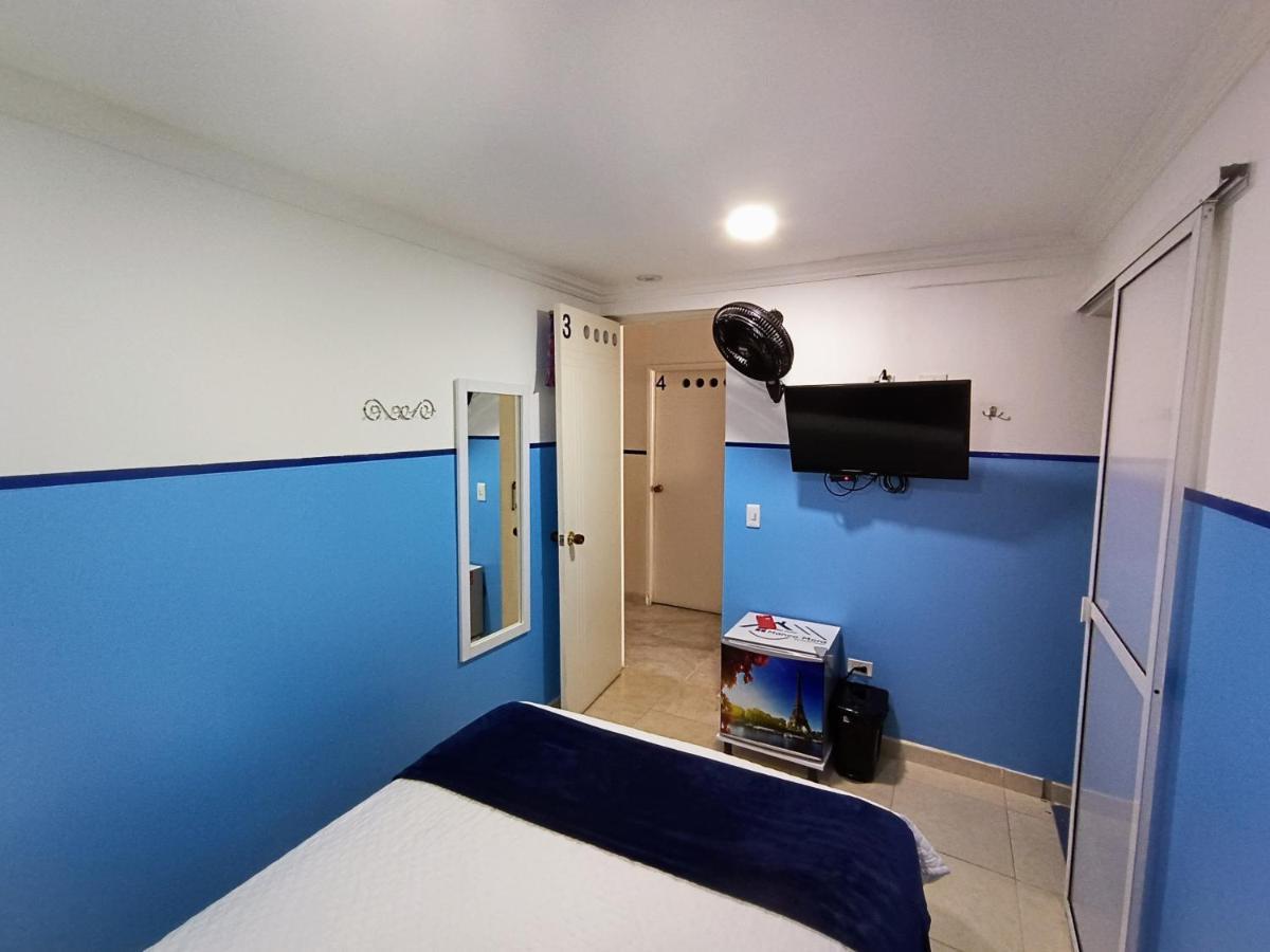 Casa Hotel Manco Mora 메딜린 외부 사진
