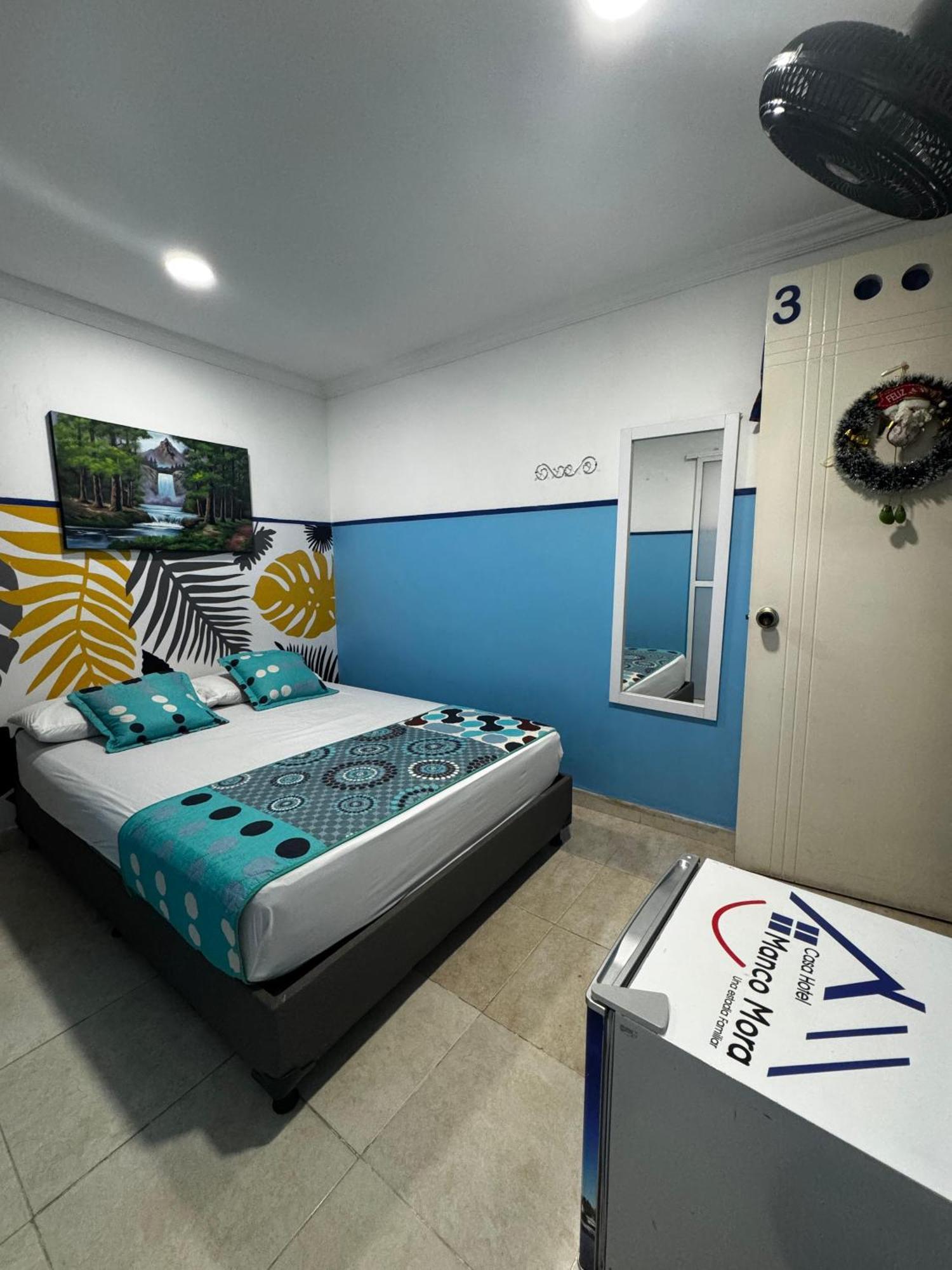 Casa Hotel Manco Mora 메딜린 외부 사진